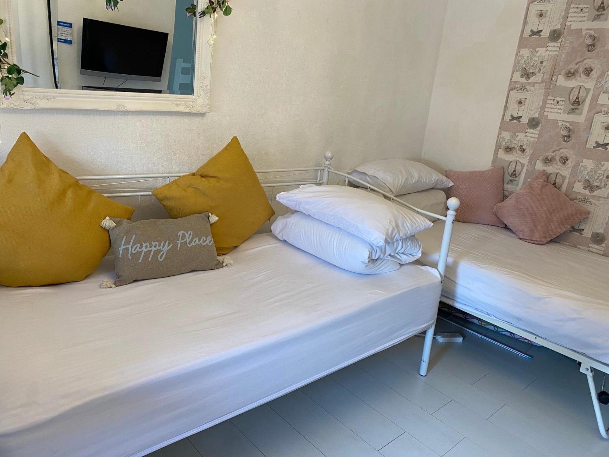 Happy Place With Kitchenette- Female Only London Eksteriør bilde